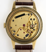 DELUXE SMITHS 18 CARAT GOLD 18 JEWEL TOP OF THE RANGE LARGER WRISTWATCH SERVICED .